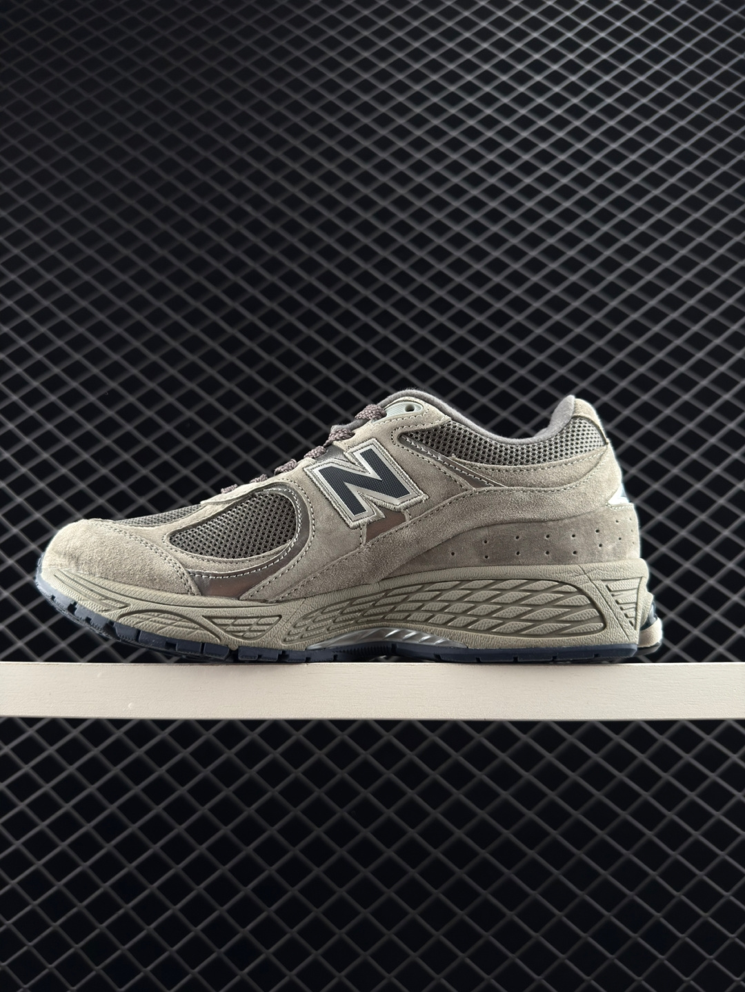 New Balance NB 2002R